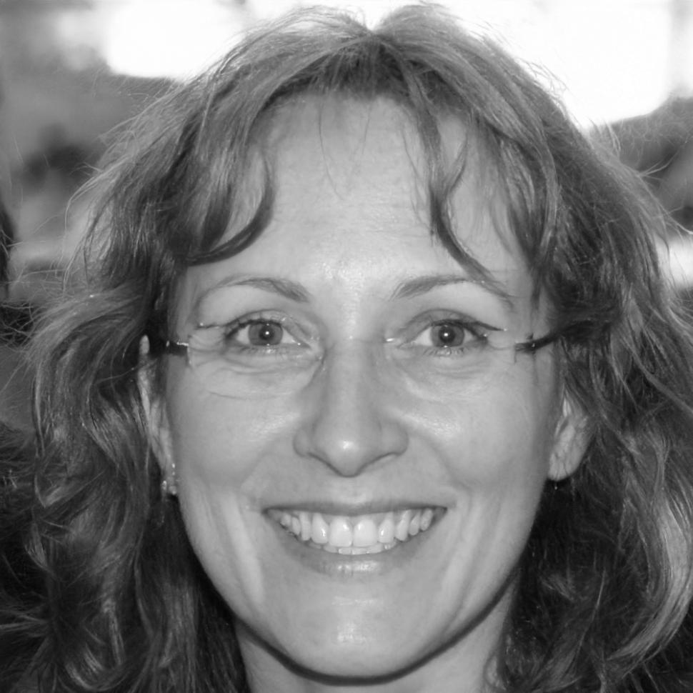 Satisfied client Linnea Valtonen who used Salvatore services for her celebration